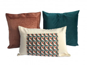 Set of 3 cushions with a diamond pattern combination