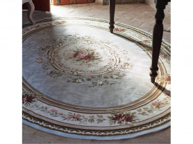 Oval rug