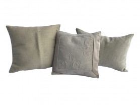 Beige cushion set