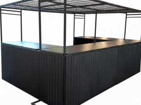 Three-sided beach bar